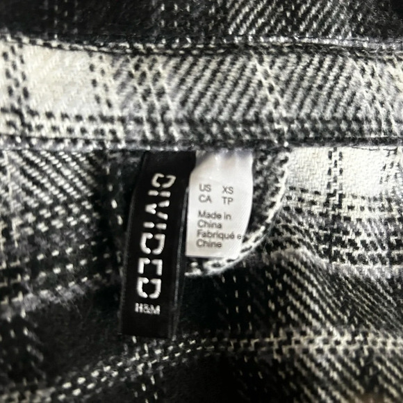 H&M Black And White Plaid Long Button Down Jacket/ Shacket Women’s Size XS - Picture 9 of 14